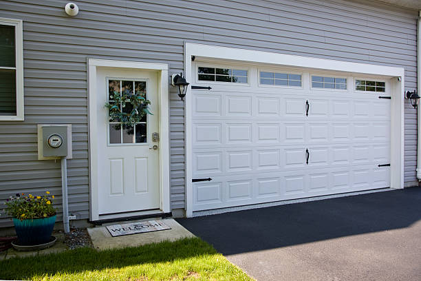 24/7 Emergency Garage Door Panel Replacement experts in St. Albans, WV